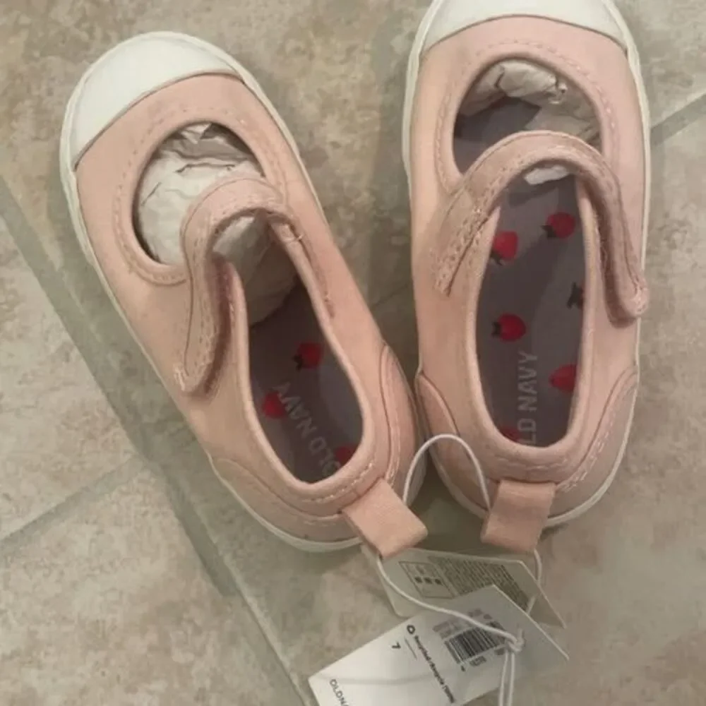 NEW WITH TAGS Old Navy Light Pink Mary Jane Canvas Sneakers
